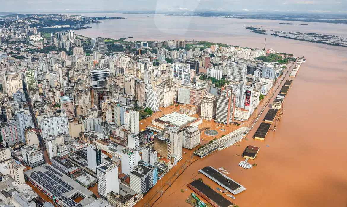 Bairro de Porto Alegre inundado durante enchente