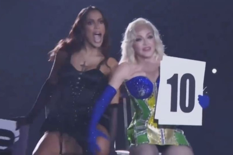 Anitta fez aparição especial no show de Madonna no Rio de Janeiro