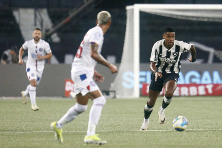 Tecnologia impediu que o Jacaré marcasse para o Botafogo no primeiro minuto do segundo tempo, contra o Bahia, no domingo (5)