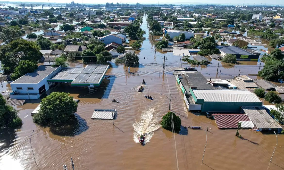 Tragédia causada por enchentes no Rio Grande do Sul