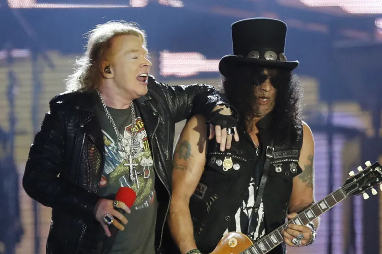 Guns N' Roses compartilha informações para doações às vítimas das enchentes
