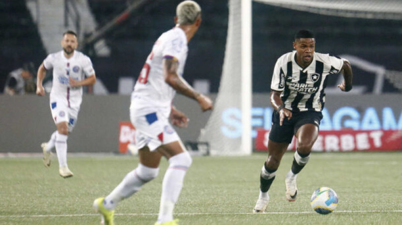 Tecnologia impediu que o Jacaré marcasse para o Botafogo no primeiro minuto do segundo tempo, contra o Bahia, no domingo (5) 
