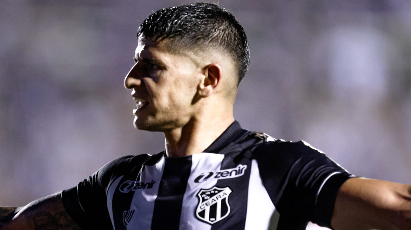 Facundo Barceló comemora gol no jogo Ceará x CRB, no PV, pela Série B 2024 