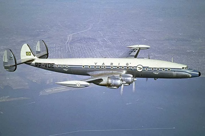 Nas décadas seguintes, já na era dos jatos, a Varig cresceu ainda mais, tornando-se não só uma companhia que oferecia voos comerciais para todas as regiões brasileiras como passou a fazer rotas para outros continentes. 

