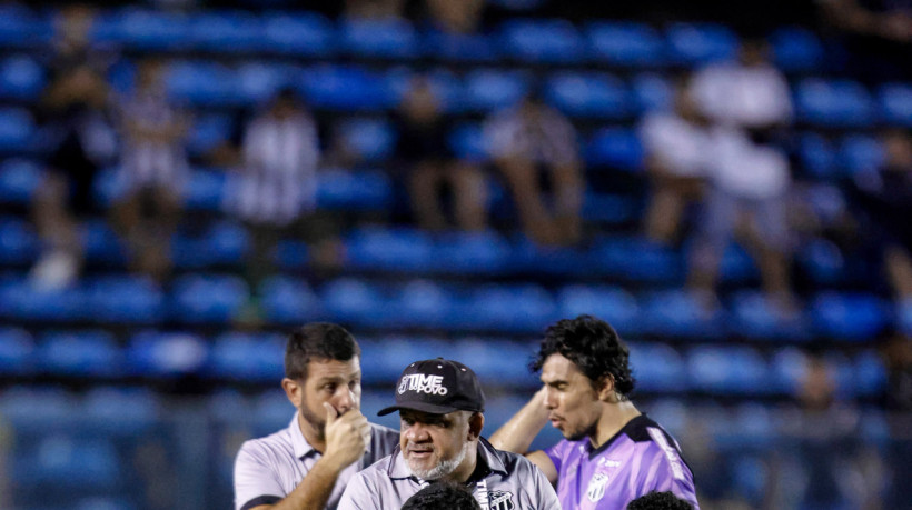 Ramon Menezes e Matheus Bahia se lamentam após empate com o CRB 