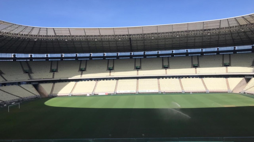 Arena Castelão passa por replantio para melhorar qualidade do gramado 
