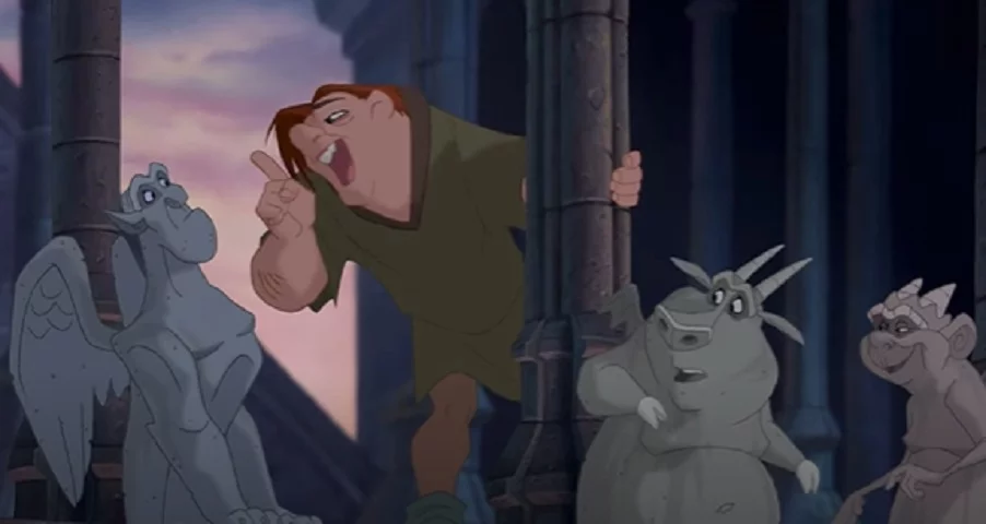 Personagem: As Gárgulas - Filme: Corcunda de Notre Dame - Essas três gárgulas não se importam com a aparência do Quasímodo, sendo amigas dele durante o filme O Corcunda de Notre Dame. Elas tentam apoiar e dar força ao protagonista em qualquer situação, 