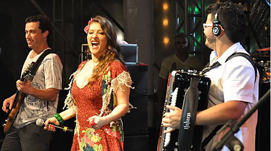  No comeÃ§o, o forrÃ³ se restringia justamente a esses trÃªs instrumentos. Depois, absorveu o pandeiro, a guitarra e a bateria. 