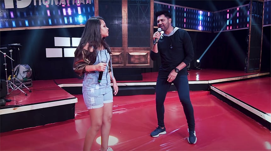 O forró moderno faz muito sucesso no YouTube.    Se Joga no Passinho, de Brisa Star, com participação de Thiago Jhonathan, é um exemplo de clipe que bombou.