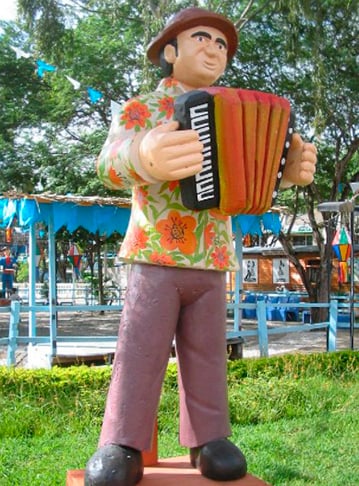  A relatora do processo no Iphan, Maria Cecília Londres Fonseca, disse que a primeira menção à palavra forró foi encontrada em um jornal amazonense de 1914, referindo-se a seringueiros cearenses em atividades festivas.