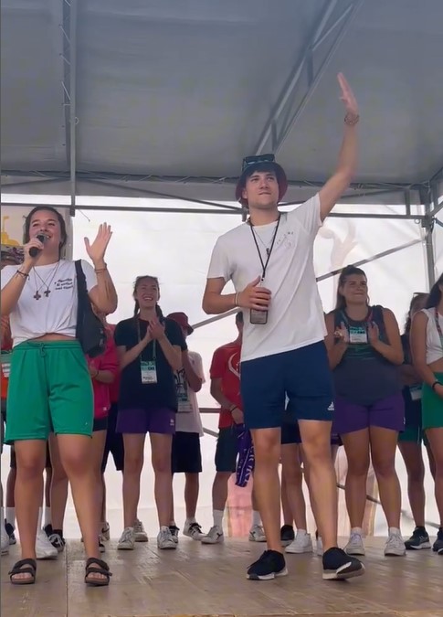 Em uma delas, datada de setembro de 2022, o jovem escreveu: “A pessoa pode ser a mais bonita do mundo, mas se estiver apagada por dentro essa beleza vale menos que zero”.