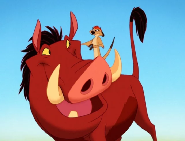 Personagens: Timão e Pumba - Filme: o Rei Leão - Timão e Pumba fazem provavelmente a dupla mais famosa do mundo Disney. Como esquecer dos diálogos repletos de energia e diversão e, claro, da música Hakuna Matata?