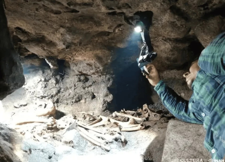 A estrutura chamada  'chultún' mede oito metros de diâmetro por oito de profundidade. Pode ter sido construída entre os anos 1250 e 1520 . E, depois do uso original para armazenar água, pode ter servido para rituais, pois os pesquisadores acharam ossos hu