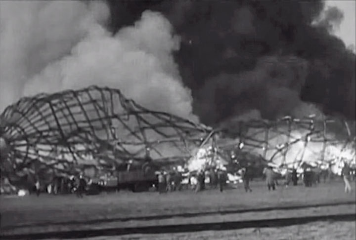 Faíscas: Acredita-se que a faísca que iniciou o incêndio tenha sido gerada pelo lançamento das cordas de amarração do dirigível.