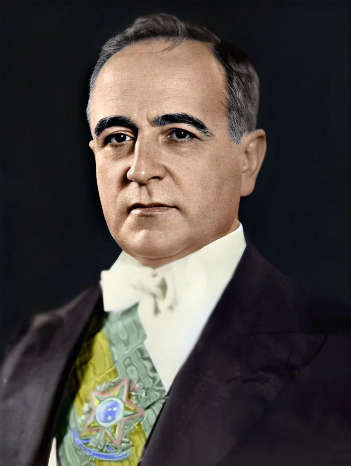 A celebração foi se consolidando até que, em 1932,  o presidente Getúlio Vargas atendeu ao pedido de ativistas da Federação Brasileira pelo Progresso Feminino e oficializou o segundo domingo de maio como Dia das Mães. 