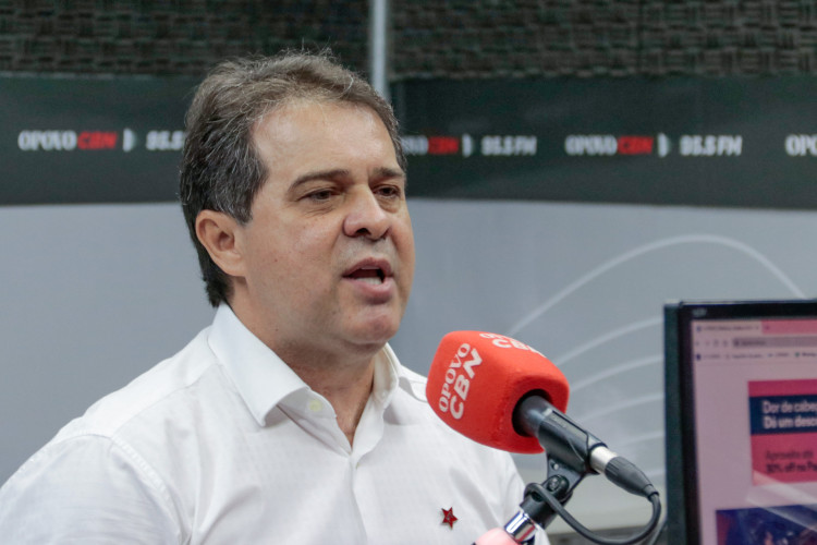 Pré-candidato a prefeito Evandro Leitão na rádio O POVO CBN