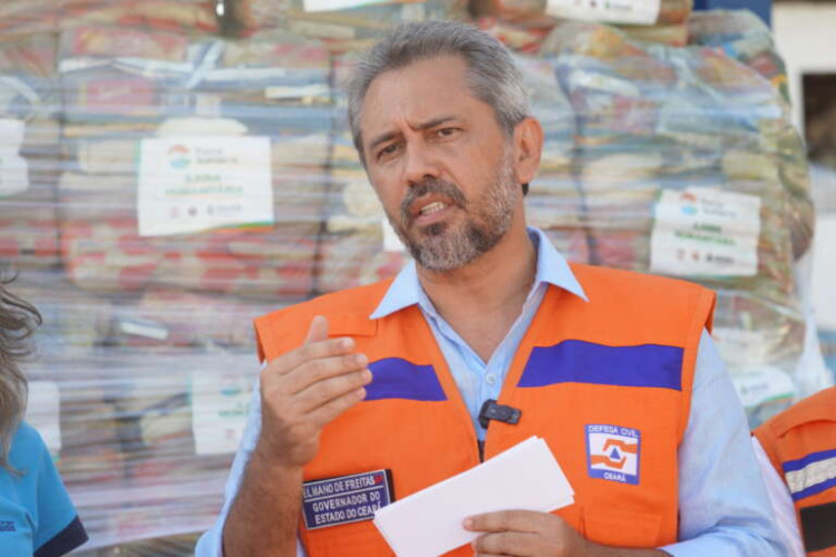 Pelas redes sociais, Elmano de Freitas fala da atua&ccedil;&atilde;o dos bombeiros no Lago dos Patos, &aacute;rea afetada pelas enchentes no Rio Grande do Sul