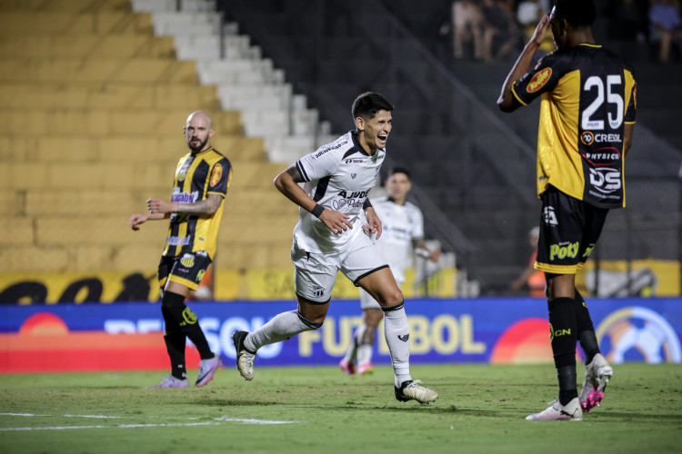 Barceló comemora gol do Ceará contra o Novo Horizontino em Novo Horizonte. Foto: Raphael Marques/Ceará SC