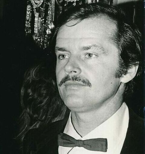 John Joseph Nicholson, mais conhecido como Jack Nicholson, é um ator, cineasta, produtor e roteirista americano, nascido em 22 de abril de 1937, em Neptune, New Jersey.