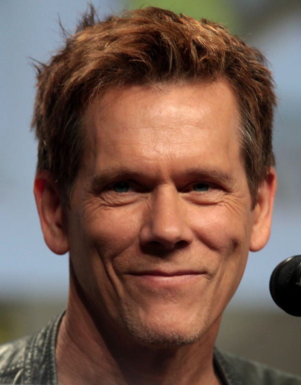 Vale destacar que Bacon também é diretor. Ele comandou episódios de séries como Divisão Criminal (2006-2009) e dirigiu alguns curtas, como Duck: A Film by Kevin Bacon (2018). 