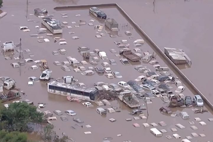 Nesta sexta-feira (10/05), a TV Globo mostrou imagens impressionantes de um cemitério de carros em Eldorado do Sul, na Região na Metropolitana de Porto Alegre.