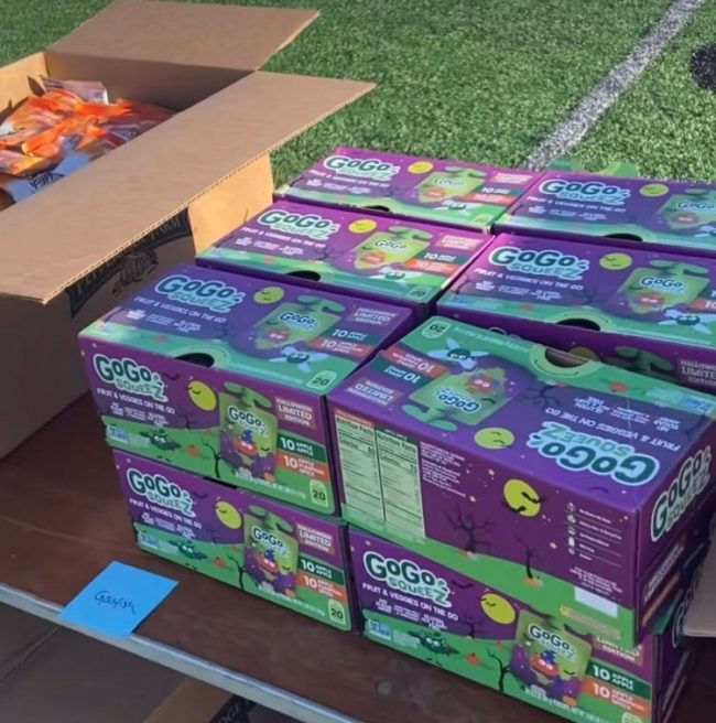 Segundo a CNN, eles se prepararam para a distribuição de 40 mil kits do que eles chamaram de iniciativa Footloose40.