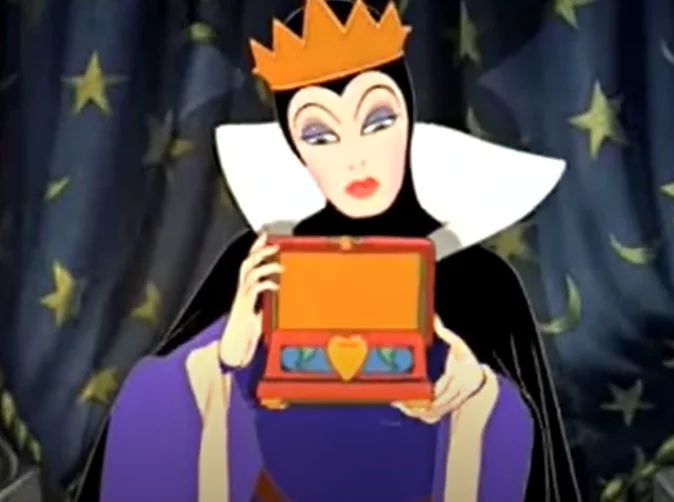 Mas Gal comentou sobre a relevância da personagem no universo da Disney: É a primeira vilã da Disney. Por ser um musical, eu consegui expandir minha atuação e torná-la muito mais dramática e animada, o que é encantador. O filme deveria estrear em março 