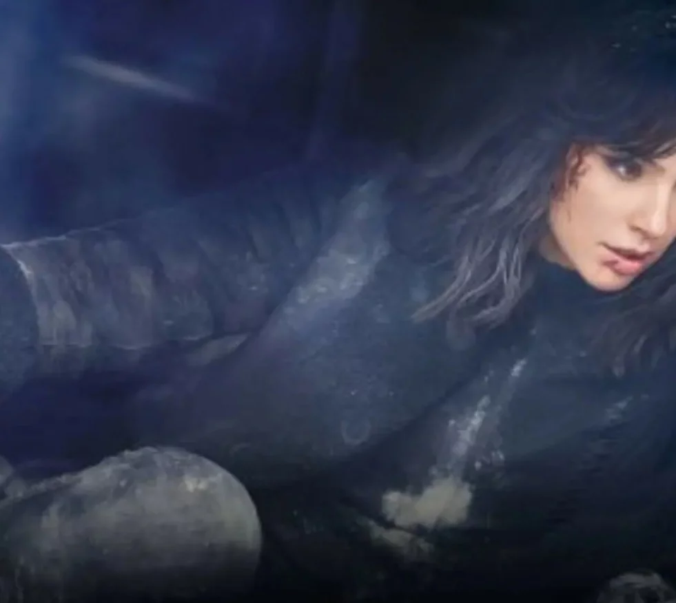 Outro filme estrelado por Gal Gadot é Heart of Stone, que foi lançado no dia 11 de agosto de 2023. É um filme de aventura e ação, com uma mulher como protagonista. Ela vive uma agente de inteligência que encara uma poderosa organização global. 