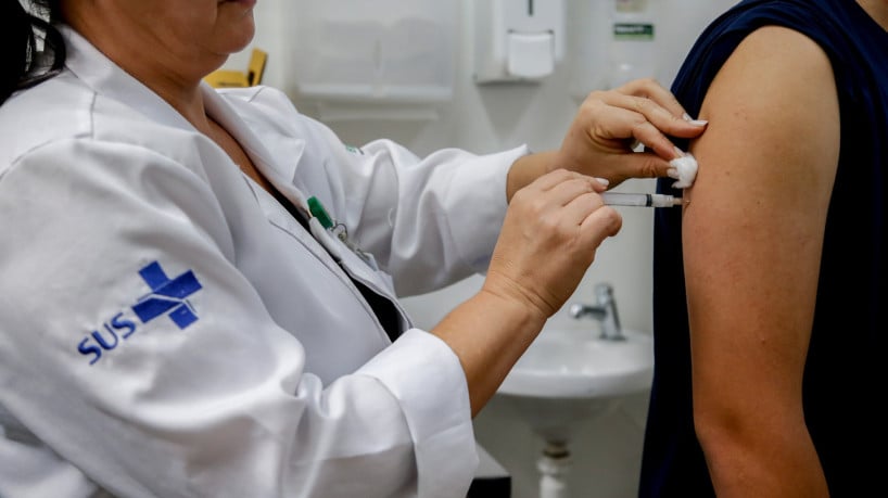 SUS adquire primeiras 3,9 milh&otilde;es de doses da vacina 100% nacional contra dengue.
 