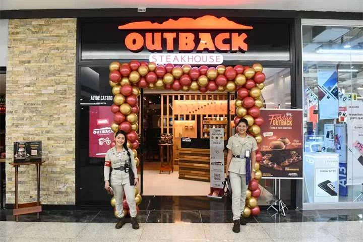 No mesmo período de 2023, a Bloomin’ Brands havia obtido um lucro de 91,3 milhões de dólares (R$ 462 milhões). 
