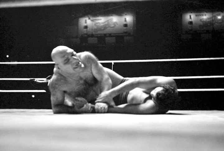 Logo ele ficou conhecido como 'O Anjo Francês' nos ringues, atraindo grandes plateias devido à sua aparência. Ele ainda alcançou 19 meses seguidos sem sofrer uma única derrota!