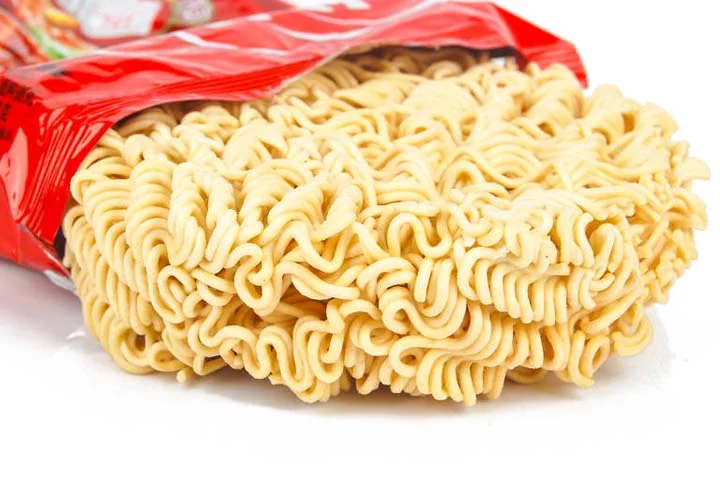 Miojo - Marca da japonesa Nissin, popularizou-se como forma de designar o macarrão instântaneo.


