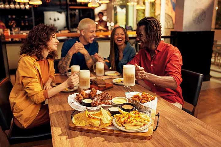 Em 2022, o Outback Steakhouse foi citado como o restaurante mais admirado pelos consumidores brasileiros em ranking do Ibevar (Insituto Brasileiro de Executivos de Varejo e Mercado de Consumo). Entre colaboradores, o título ficou com o Gurumê (casa de coz