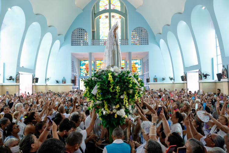 Missa no Santu&aacute;rio de Nossa Senhora de Fatima, na avenida 13 de Maio