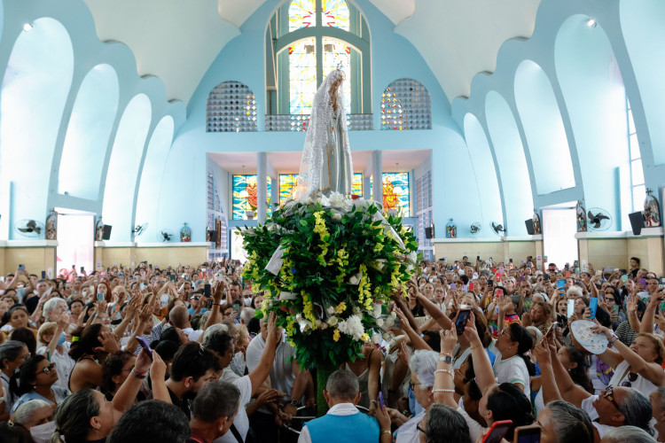 Missa no Santuário de Nossa Senhora de Fatima, na avenida 13 de Maio