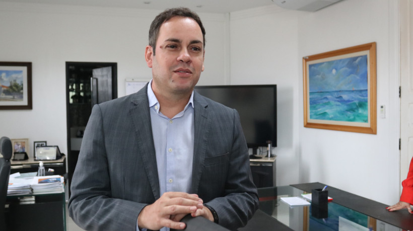 O titular da Sefaz-CE,Fabr&iacute;zio Gomes, diz que o objetivo do Refis &eacute; estimular a economia, preservar empregos e fortalecer a arrecada&ccedil;&atilde;o estadual. 