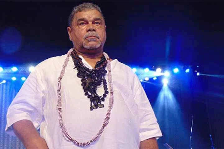 A Beija-Flor de Nilópolis levará para o Carnaval 2025 um enredo sobre uma das figuras mais emblemáticas de sua história. Trata-se de Luiz Fernando Ribeiro do Carmo, o eterno Laíla. O ex-carnavalesco e diretor de carnaval morreu em 2021, vítima da Covid-19