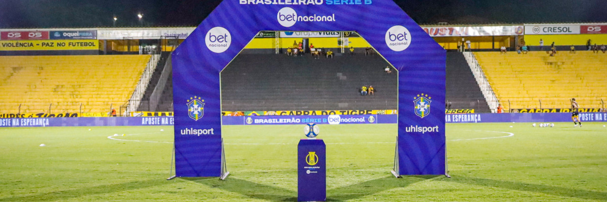 Placa e bola do Campeonato Brasileiro Série B 2024