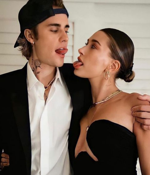 Justin Bieber e Hailey Baldwin se casaram 2018, para a alegria de alguns fãs que torciam por eles. Conheça um pouco mais sobre cada um dos dois!