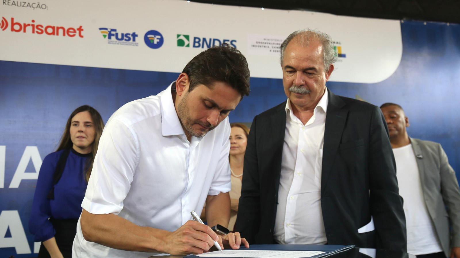 ￼ESTA foi a segunda passagem de Juscelino Filho pelo Ceará em menos de dois meses (Foto: João Filho Tavares)