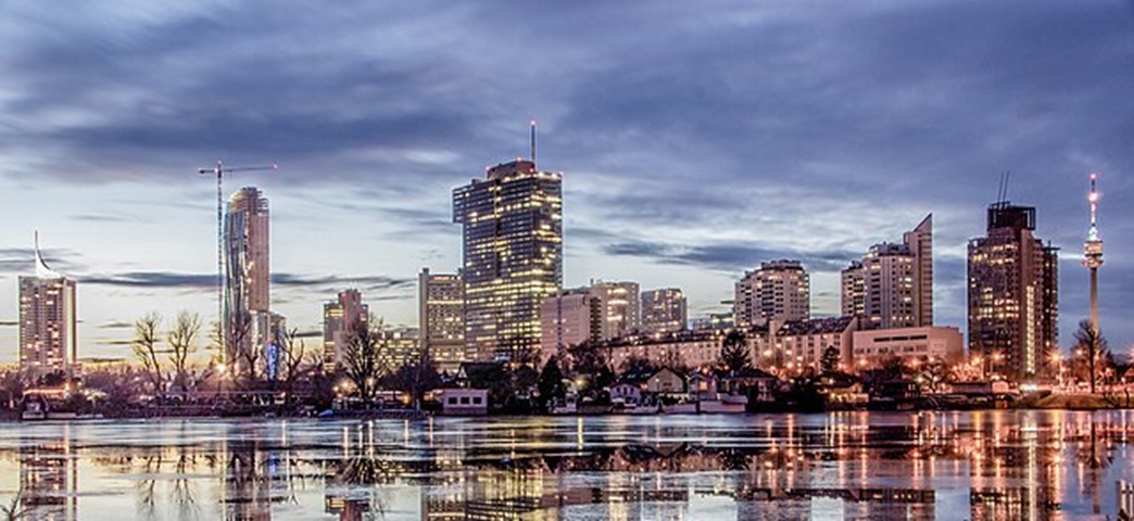 Assim, devido à sua importância política internacional, Viena está entre as cidades mais globais do mundo.