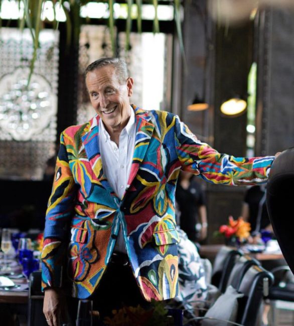 O arquiteto Bill Bensley afirmou que seu amor ao longo da vida por viagens de trem acabou impactando o design do hotel.