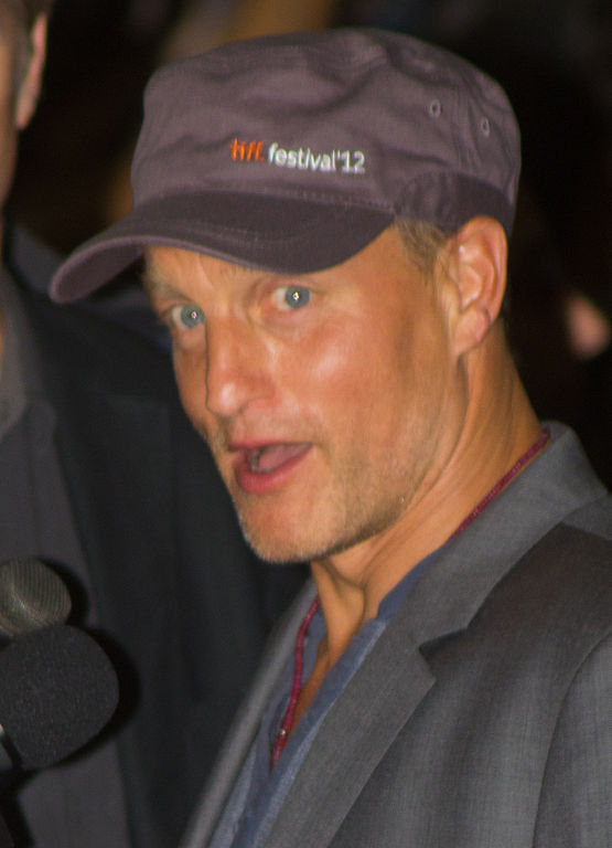 Woody Harrelson - O ator, Oscar em 1989 por Cheers,  conta que é vegano há mais de 25 anos e buscou essa alimentação não por questões éticas, mas para obter energia. Ele afirma que conseguiu. E prefere alimentos crus, que o deixam mais saudável e dispos