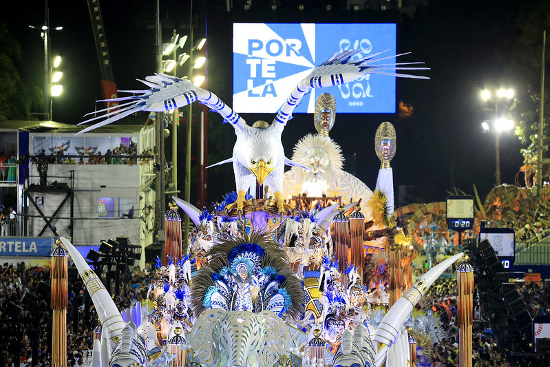 O primeiro desfile de escola de samba carioca foi em 1932, vencido pela Estação Primeira de Mangueira.  Mas a maior campeã da história é a Portela (foto), com 22 títulos. 