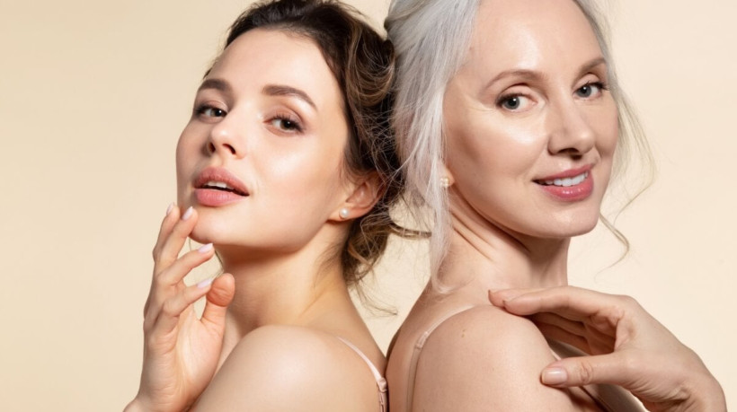 É possível promover a saúde da pele de maneira consciente (Imagem: popcorner | Shutterstock) 