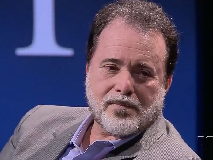 Segundo o site Notícias da TV, depois de se sentir mal pela manhã, o ator cancelou os compromissos agendados para o dia e procurou auxílio médico. 