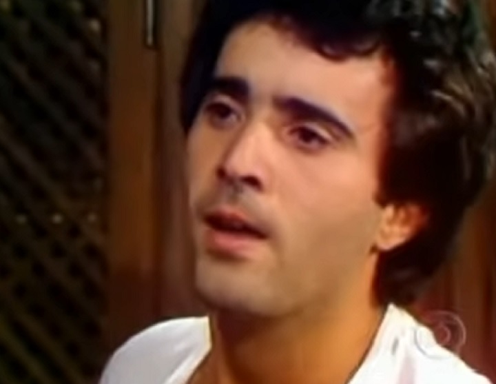 O primeiro papel como protagonista foi na novela O Astro, quando Tony interpretou o jovem Márcio Hayalla, par romântico de Elizabeth Savalla.