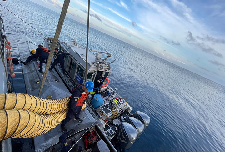 Foi constatado que havia um vazamento de gás que intoxicou os ocupantes do submarino. 