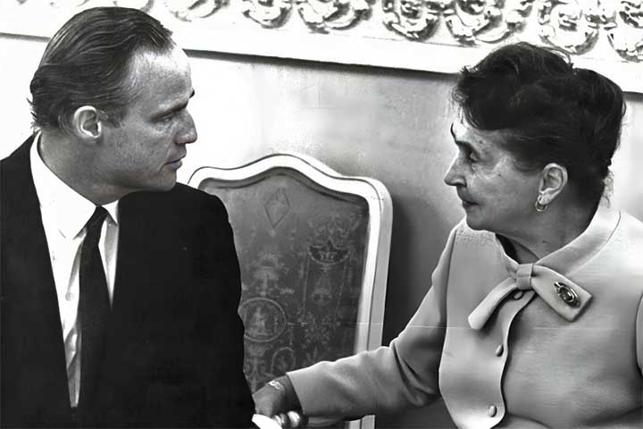 Em Apocalypse Now (1979), de Francis Ford Coppola, interpretou o coronel Walter E. Kurtz. Um oficial condecorado das Forças Especiais do Exército dos EUA que se torna renegado, comandando sua própria operação com base no Camboja.