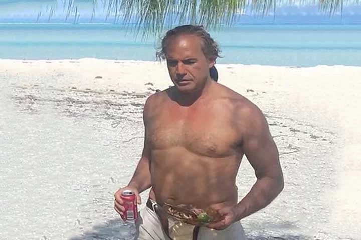 A verdadeira história de Marlon como o padrinho (referência ao título original de 'O Poderoso Chefão') das causas ambientais, espalhando a arquitetura sustentável, sem emissão de carbono, na ilha de Tetiaroa desde 1970!, escreveu o ator.